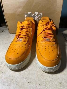 Nike Women's Air Force 1 '07 Essential Orange Peel